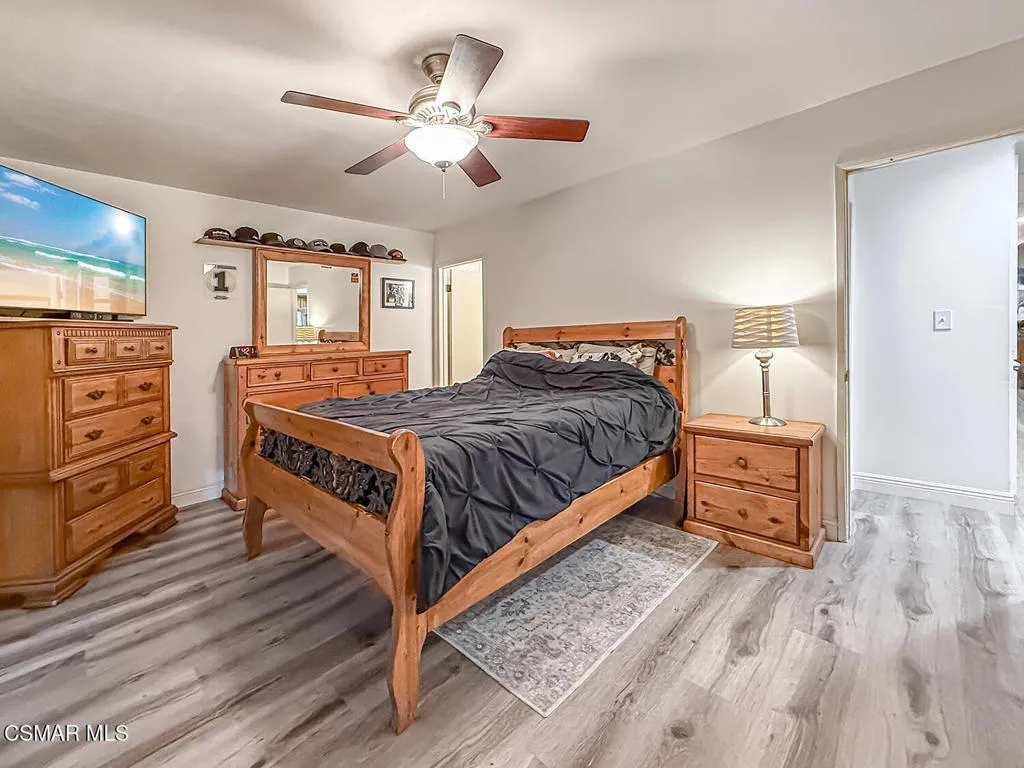 19337 Oak Plaza Court, Newhall, California 91321 home-pic-30