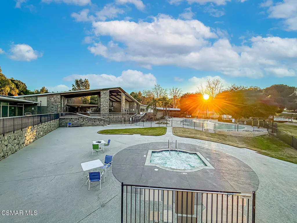19337 Oak Plaza Court, Newhall, California 91321 home-pic-48