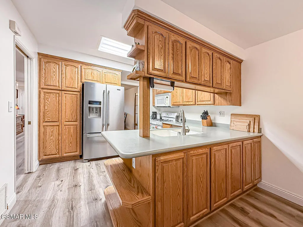 19337 Oak Plaza Court, Newhall, California 91321 home-pic-13