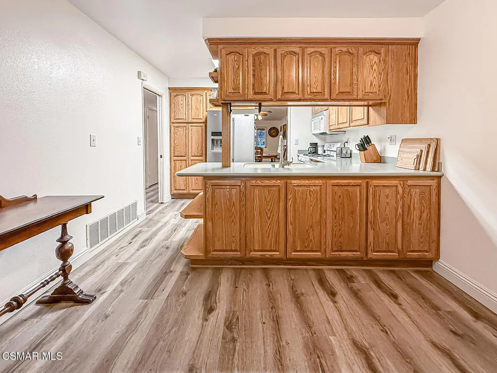 19337 Oak Plaza Court, Newhall, California 91321 home-pic-20