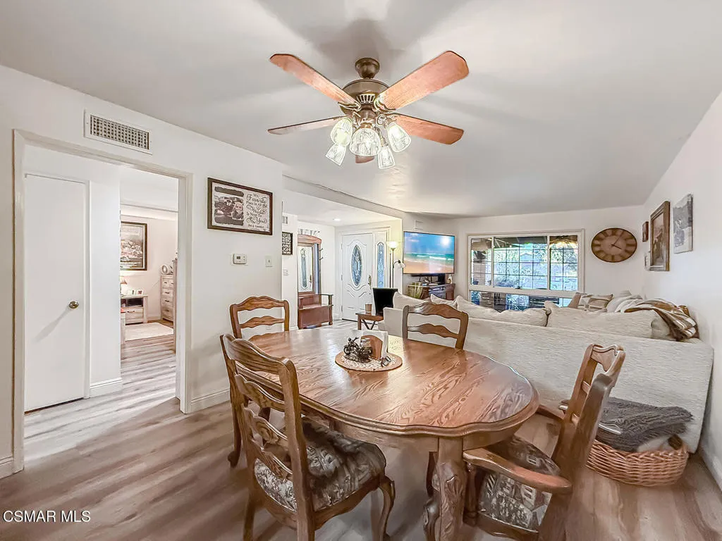 19337 Oak Plaza Court, Newhall, California 91321 home-pic-11
