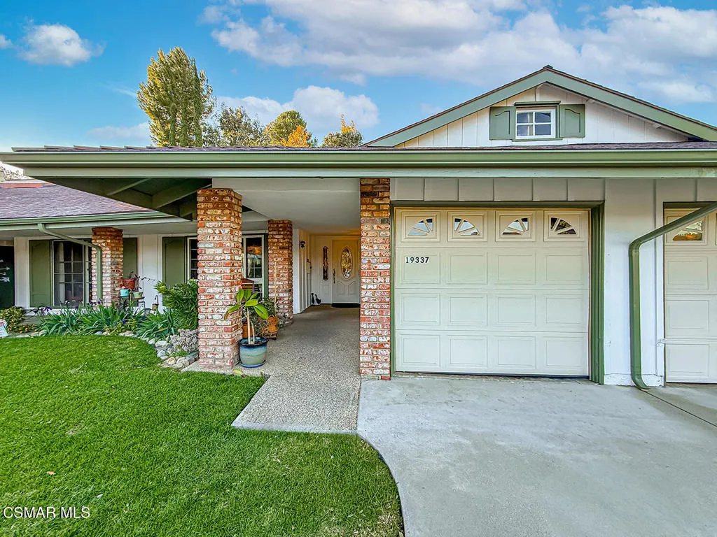 19337 Oak Plaza Court, Newhall, California 91321 home-pic-5