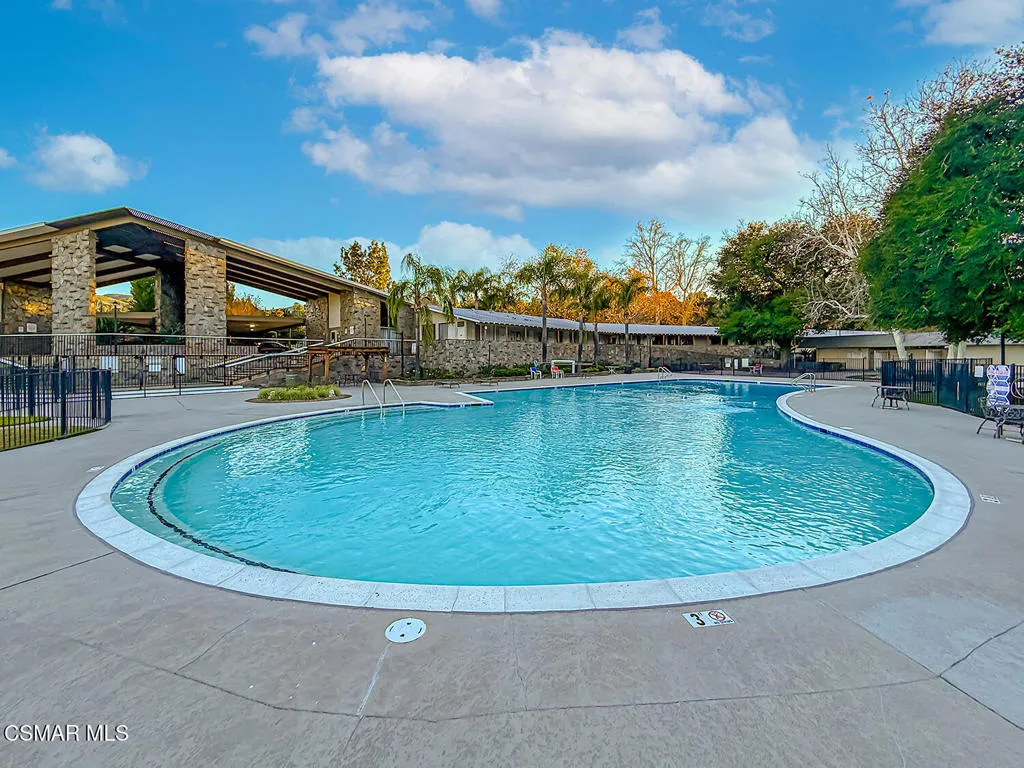 19337 Oak Plaza Court, Newhall, California 91321 home-pic-49