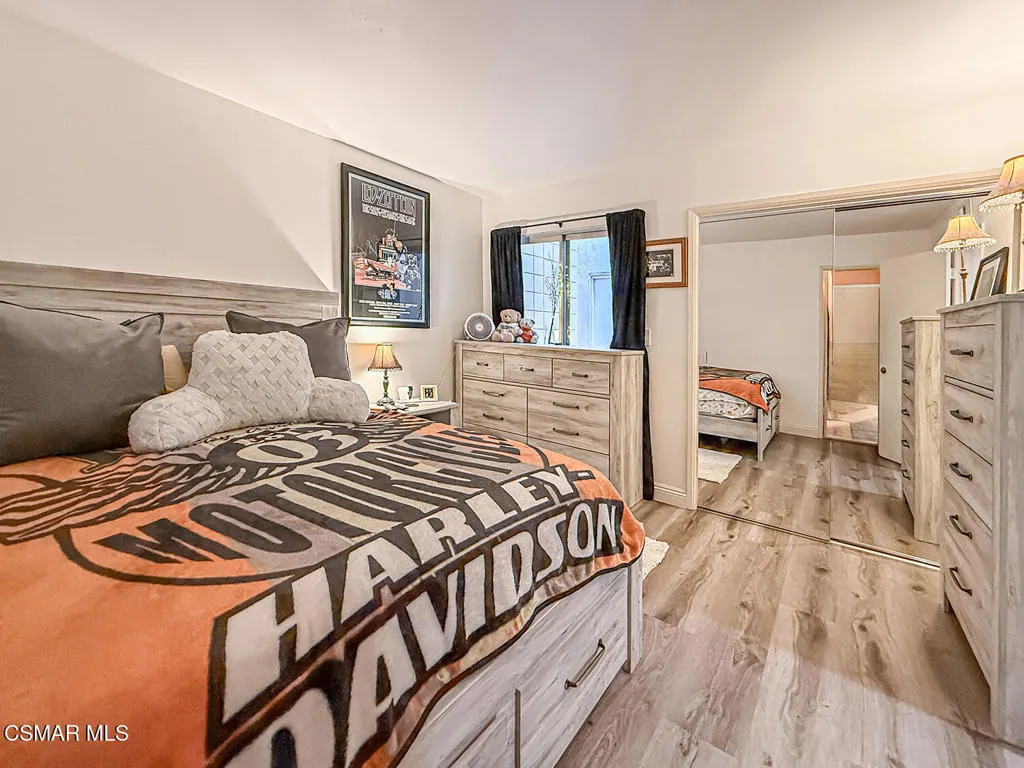19337 Oak Plaza Court, Newhall, California 91321 home-pic-22