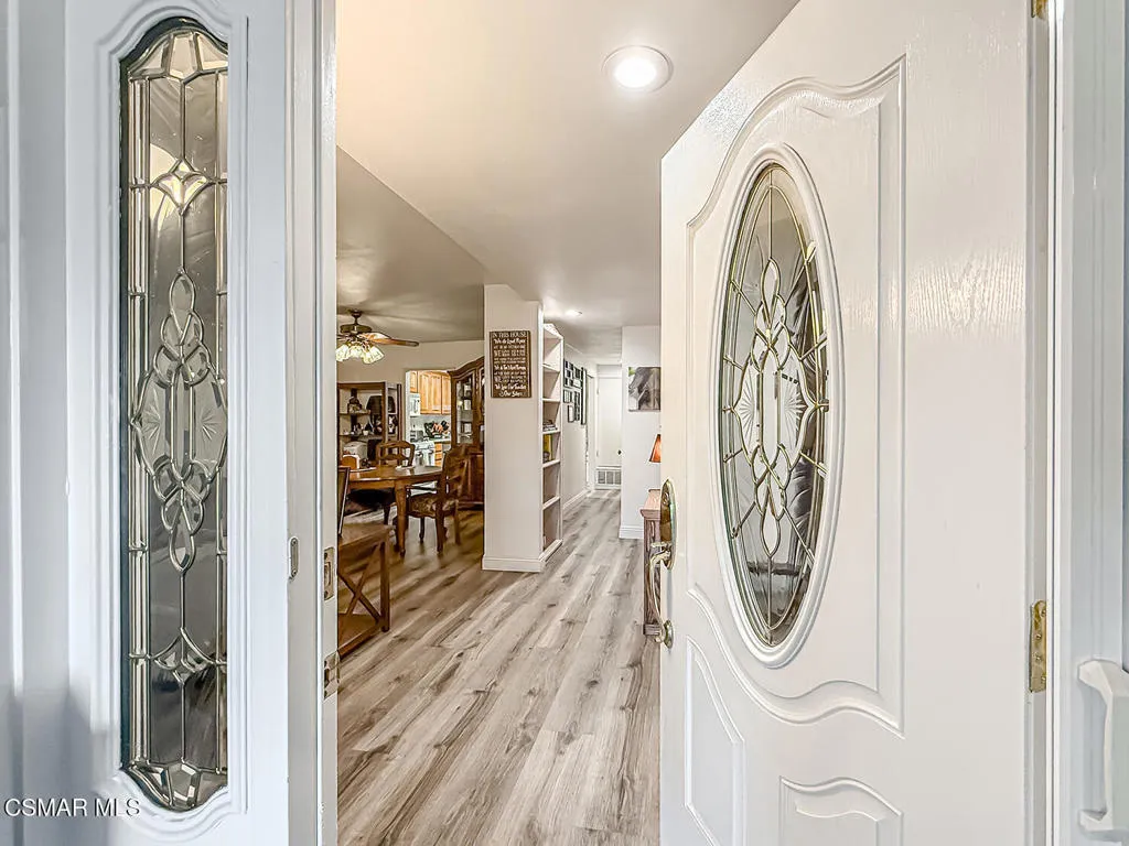 19337 Oak Plaza Court, Newhall, California 91321 home-pic-7