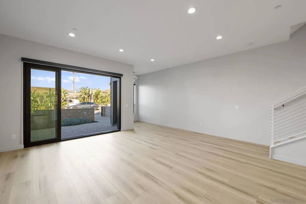 107 Daisy, Imperial Beach, California 91932 home-pic-9