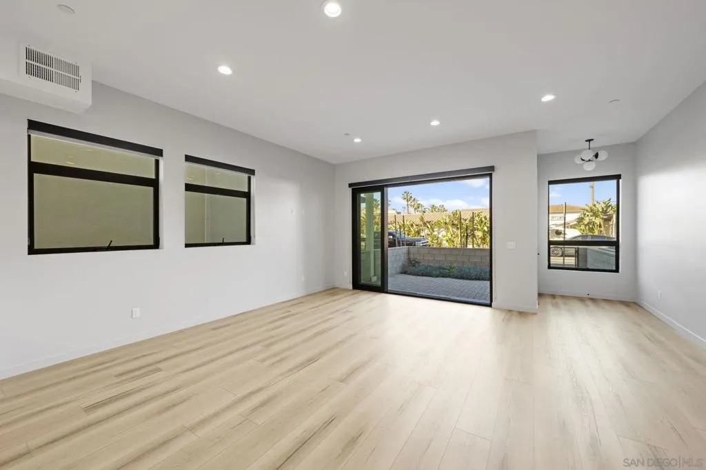 107 Daisy, Imperial Beach, California 91932 home-pic-8