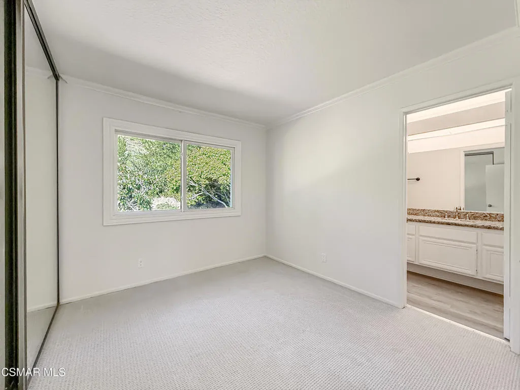 705 Rushing Creek Place, Thousand Oaks, California 91360 home-pic-36