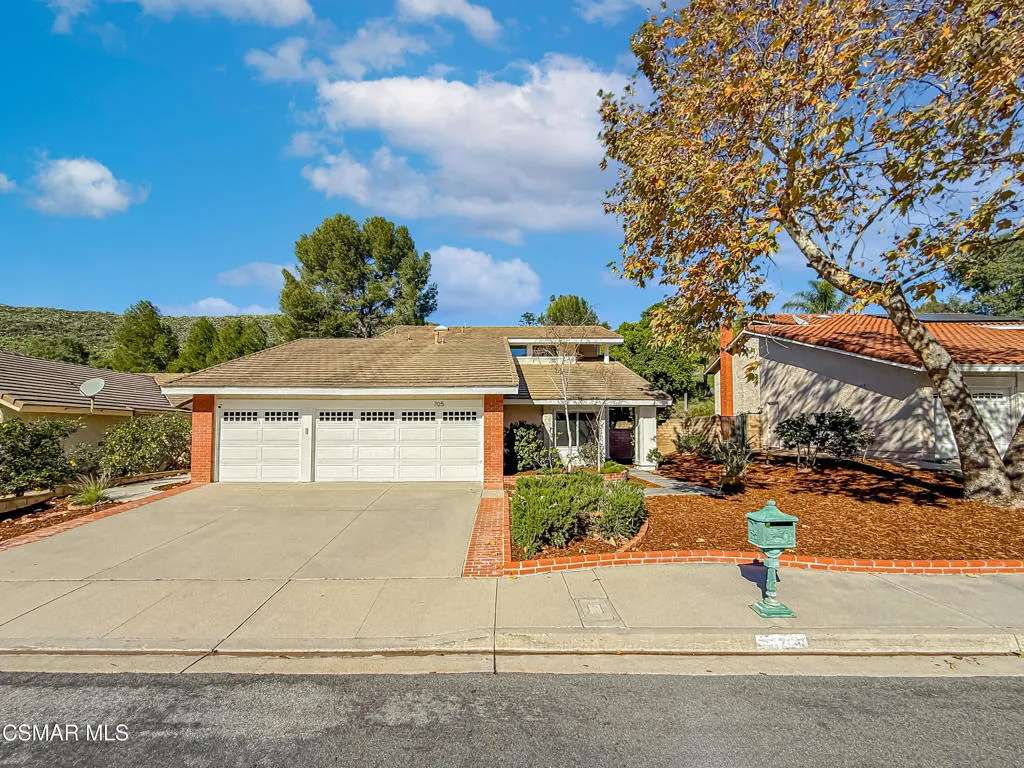 705 Rushing Creek Place, Thousand Oaks, California 91360 home-pic-1