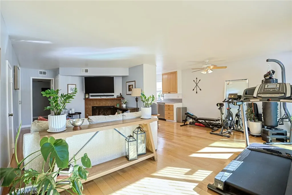 3820 Groton Street 1, San Diego, California 92110 home-pic-2