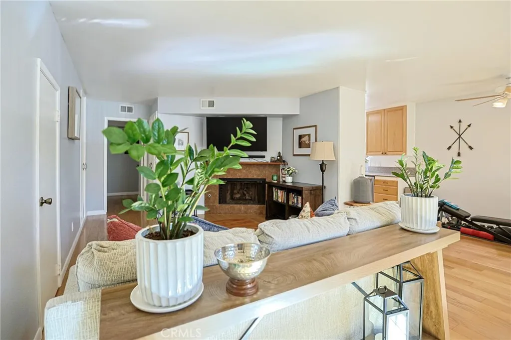 3820 Groton Street 1, San Diego, California 92110 home-pic-3