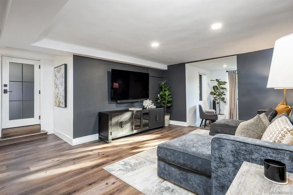 1455 Clove Street, San Diego, California 92106 home-pic-40