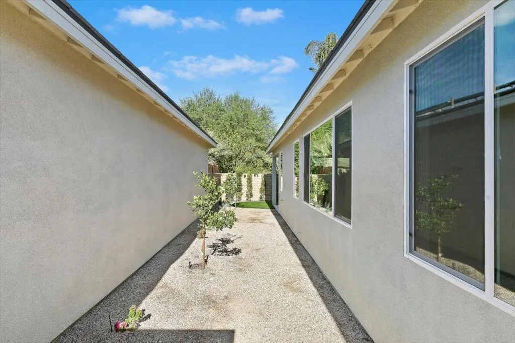 69662 Calle La Costa, Cathedral City, California 92234 home-pic-36