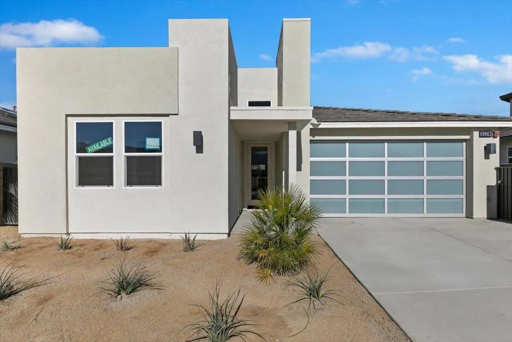 69662 Calle La Costa, Cathedral City, California 92234 home-pic-2