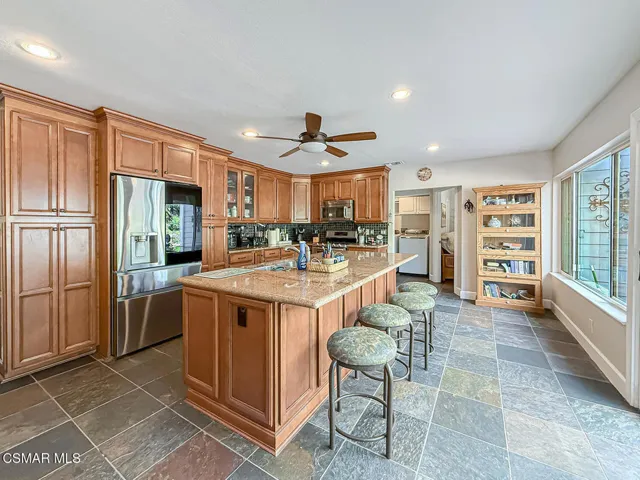 cKitchen and Dining2