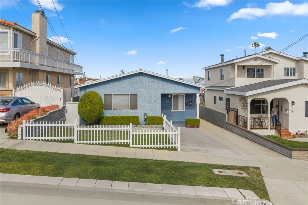 1240 W 22nd St, San Pedro, California 90731 home-pic-2