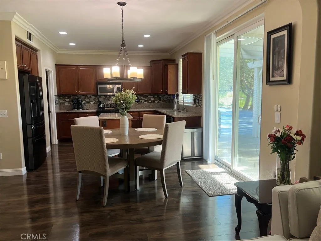 33379 Wallace Way, Yucaipa, California 92399 home-pic-7