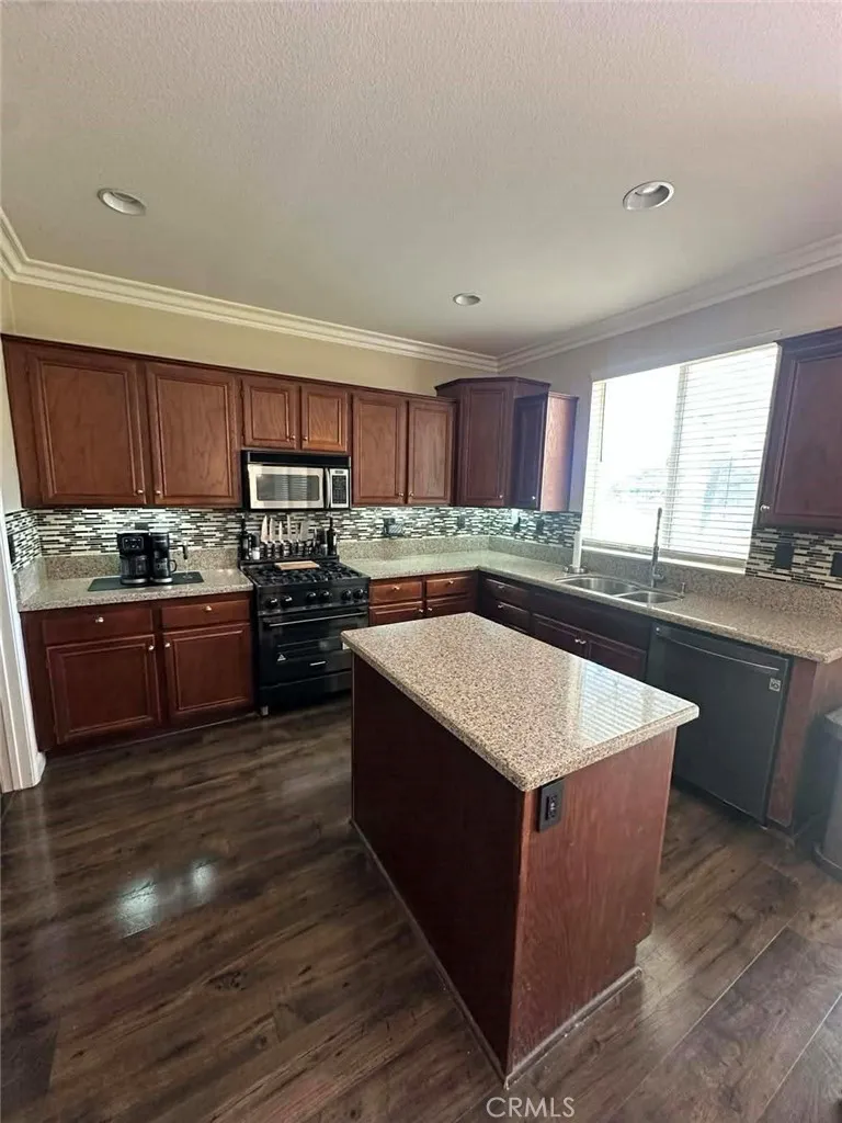 33379 Wallace Way, Yucaipa, California 92399 home-pic-9