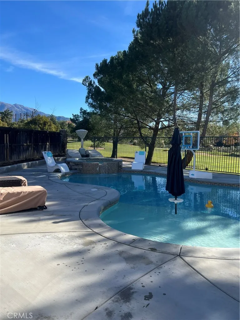 33379 Wallace Way, Yucaipa, California 92399 home-pic-5