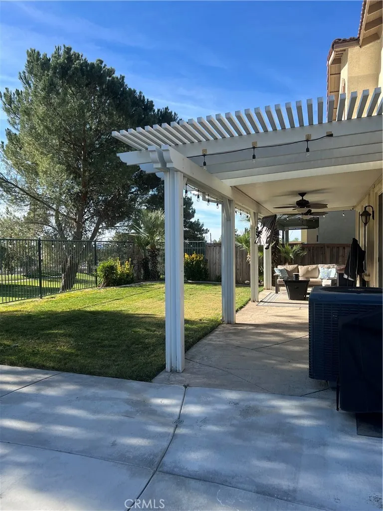 33379 Wallace Way, Yucaipa, California 92399 home-pic-2