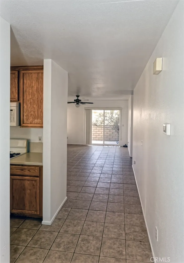 19028 Stoddard Way, Apple Valley, California 92308 home-pic-5