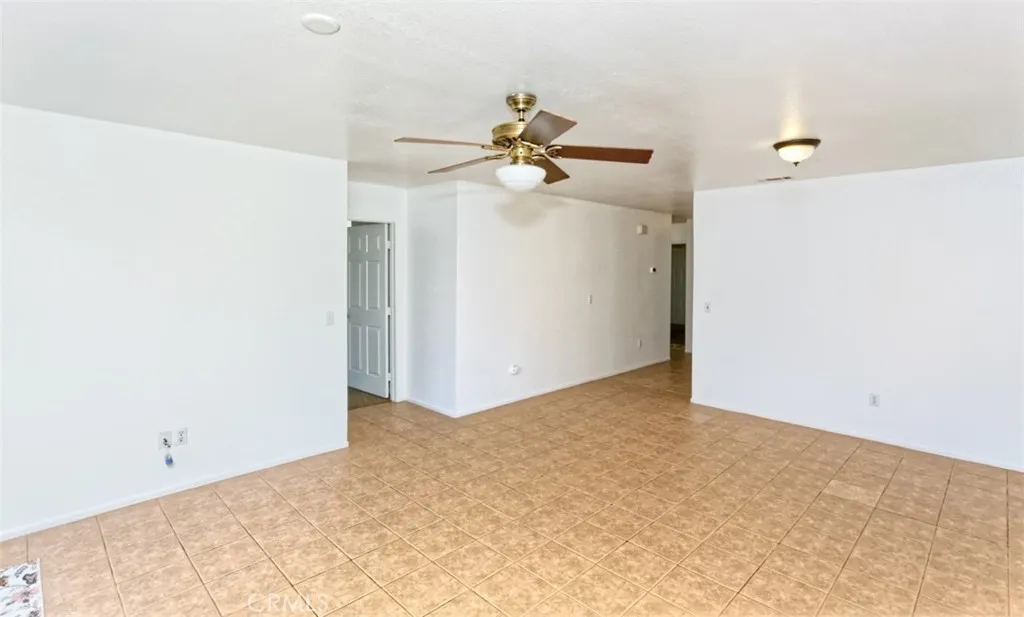 19028 Stoddard Way, Apple Valley, California 92308 home-pic-16