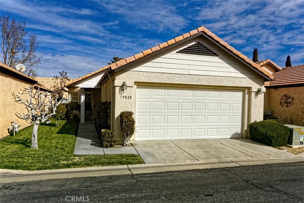19028 Stoddard Way, Apple Valley, California 92308 home-pic-2