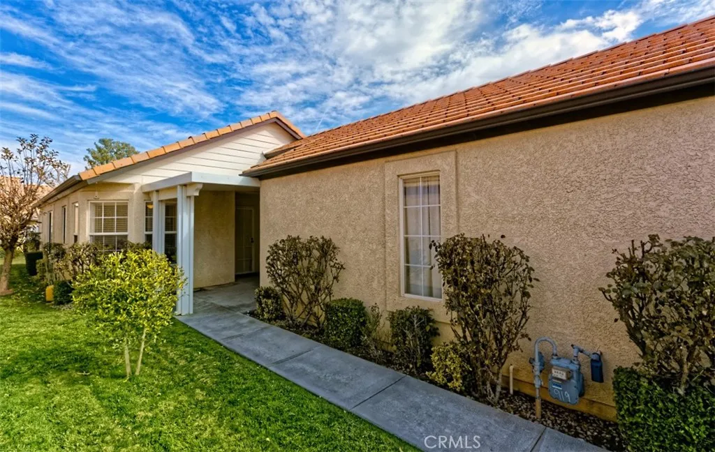 19028 Stoddard Way, Apple Valley, California 92308 home-pic-3