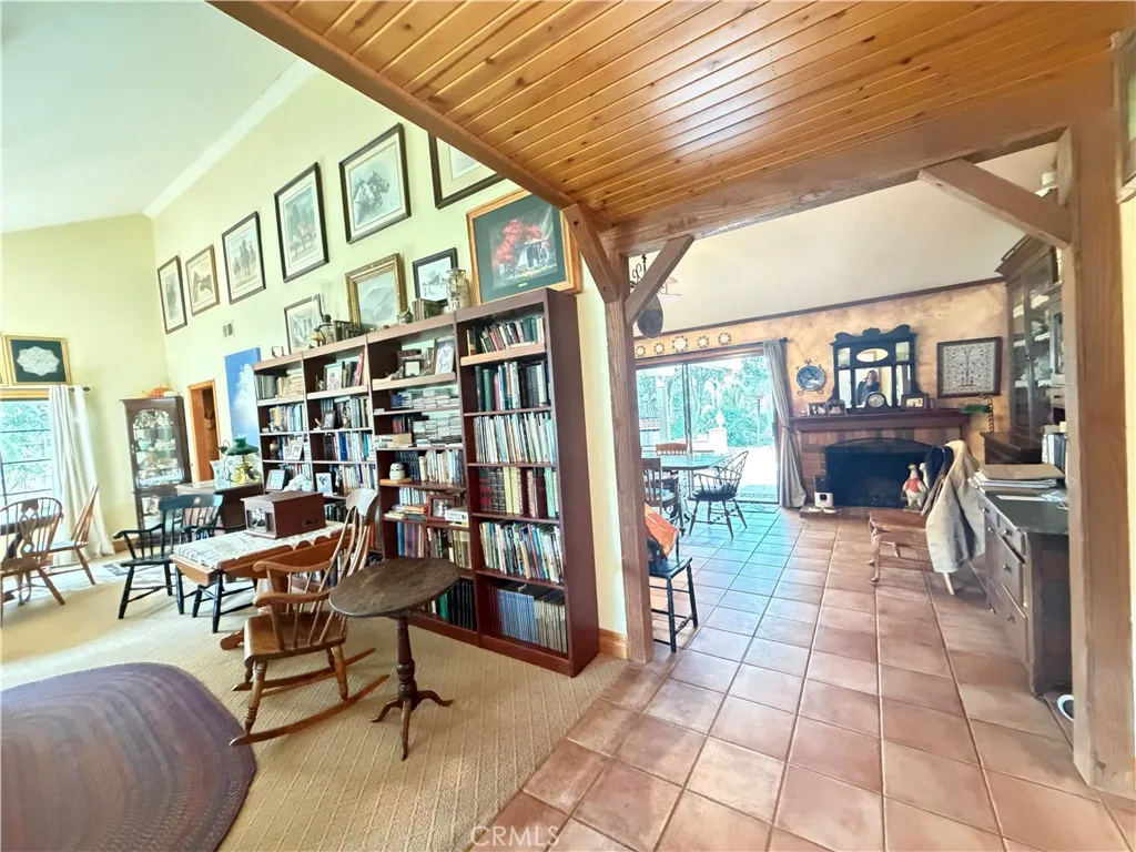 377 Oldstone Court, Simi Valley, California 93065 home-pic-9