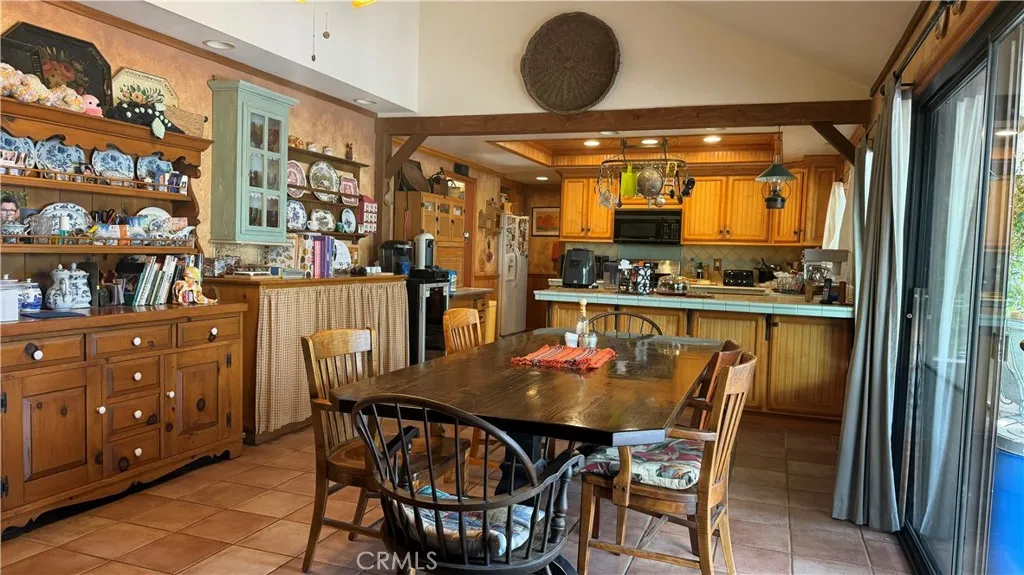 377 Oldstone Court, Simi Valley, California 93065 home-pic-13