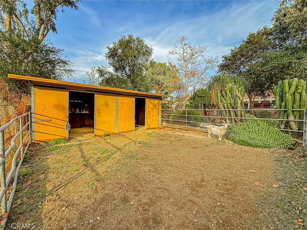 377 Oldstone Court, Simi Valley, California 93065 home-pic-31