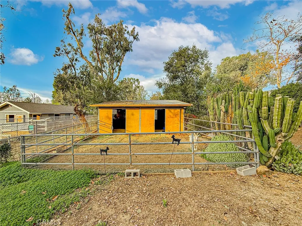 377 Oldstone Court, Simi Valley, California 93065 home-pic-29