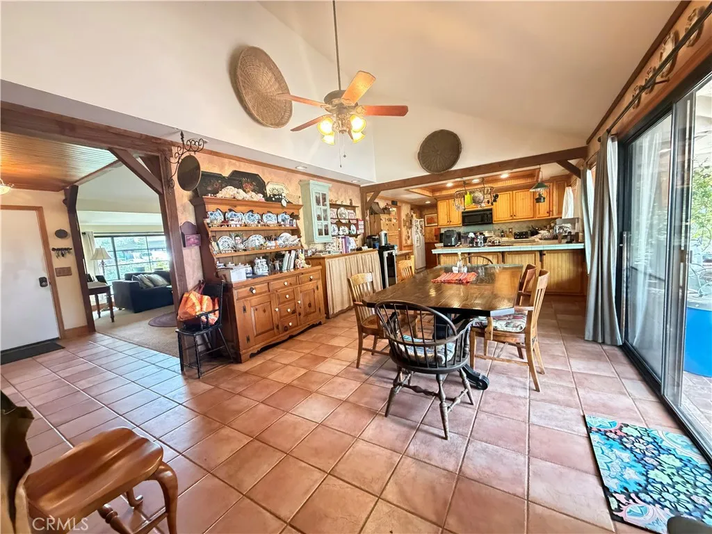 377 Oldstone Court, Simi Valley, California 93065 home-pic-11