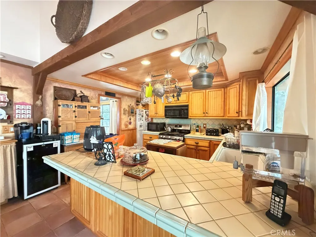 377 Oldstone Court, Simi Valley, California 93065 home-pic-15