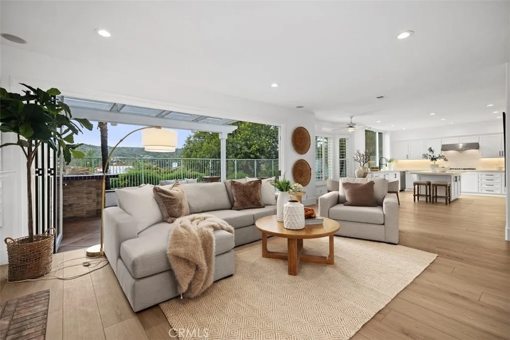 11 Riviera, Trabuco Canyon, California 92679 home-pic-11