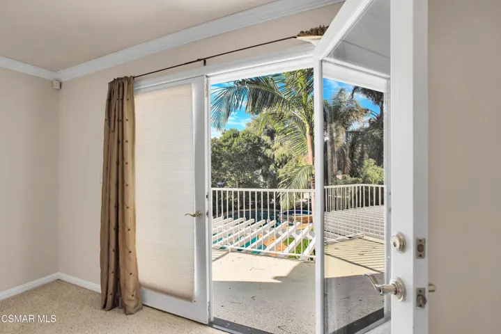 4539MammothAve 39
