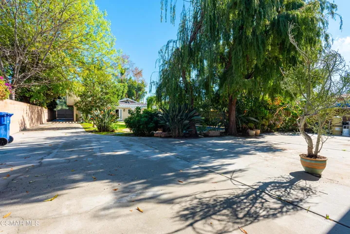4539MammothAve 58