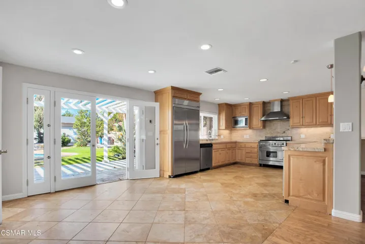 4539MammothAve 14