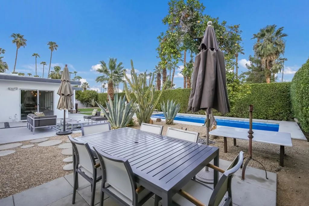 1529 S Calle Palo Fierro, Palm Springs, California 92264 home-pic-24