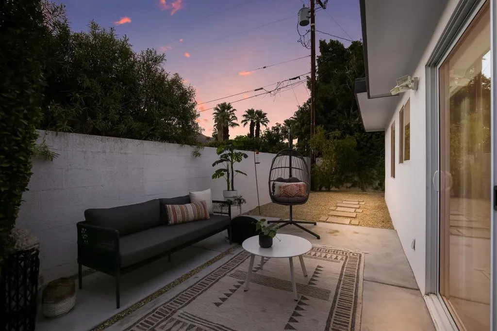 1529 S Calle Palo Fierro, Palm Springs, California 92264 home-pic-28