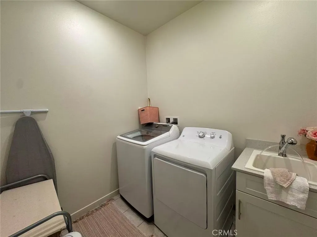 2680 E Penelope Ln, Ontario, California 91762 home-pic-15