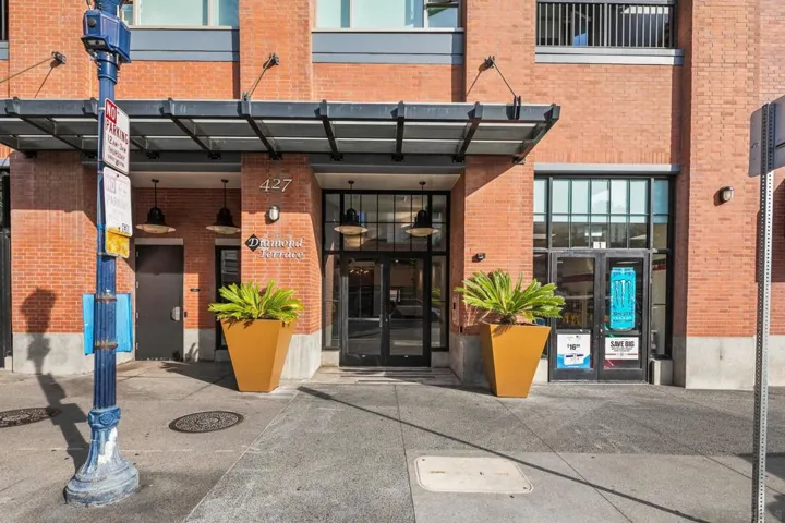 9th Street entrance