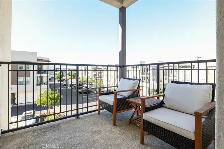 Large Corner Balcony with Hills Views
