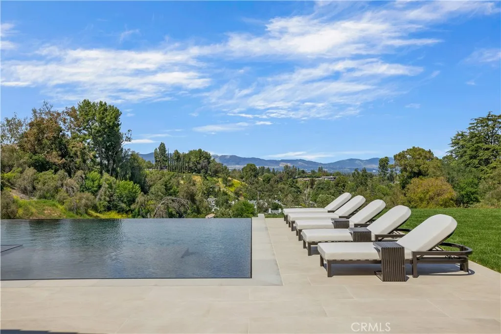 24105 Hidden Ridge Road, Hidden Hills, California 91302 home-pic-43