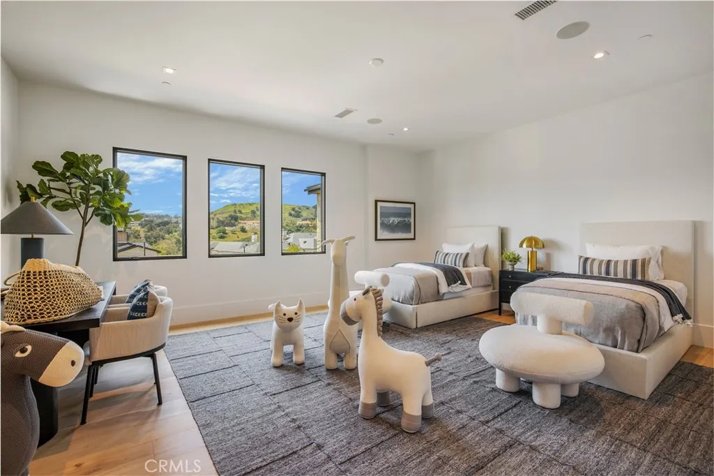 24105 Hidden Ridge Road, Hidden Hills, California 91302 home-pic-33