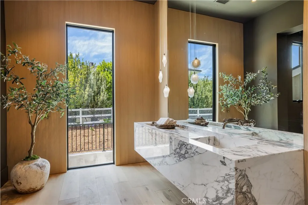 24105 Hidden Ridge Road, Hidden Hills, California 91302 home-pic-16
