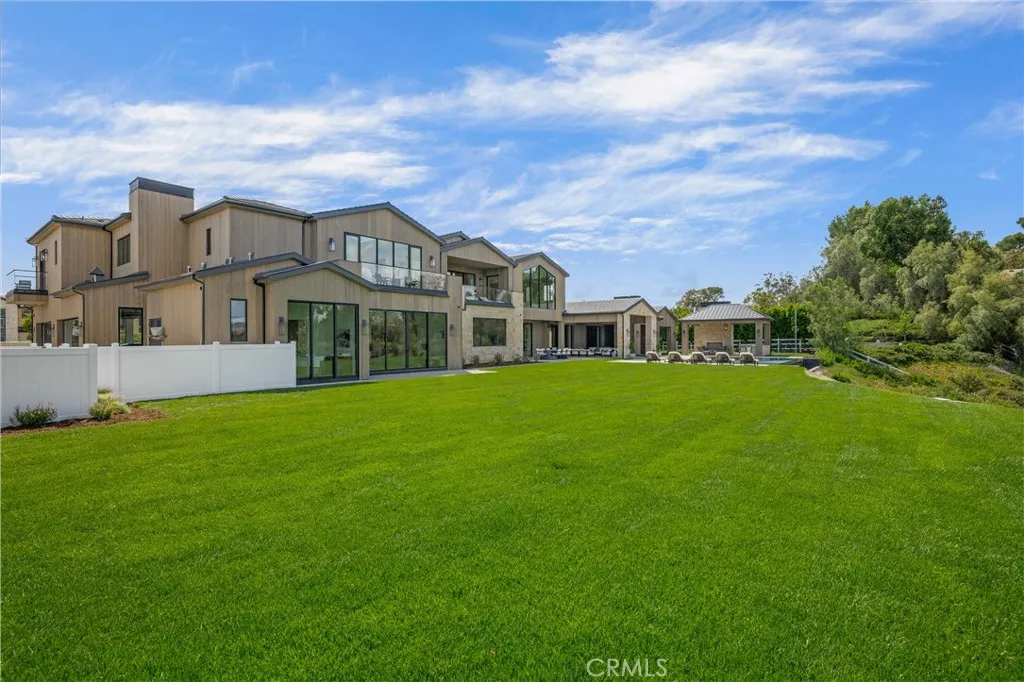 24105 Hidden Ridge Road, Hidden Hills, California 91302 home-pic-45
