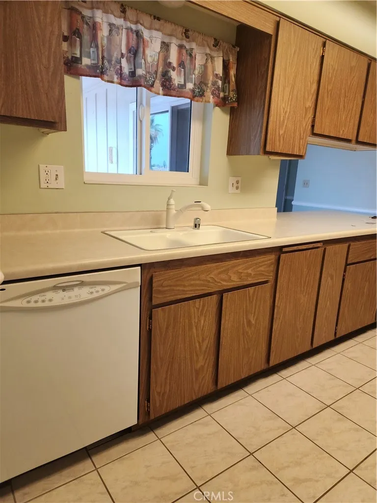28055 Grosse Point, Menifee, California 92586 home-pic-9