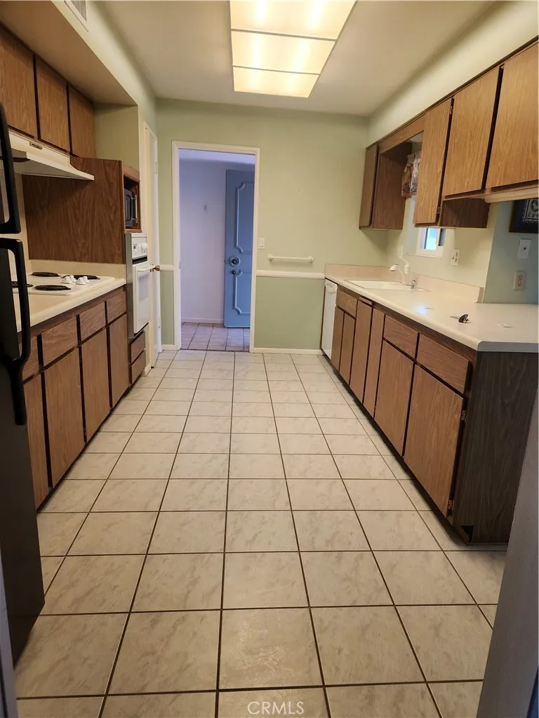 28055 Grosse Point, Menifee, California 92586 home-pic-11