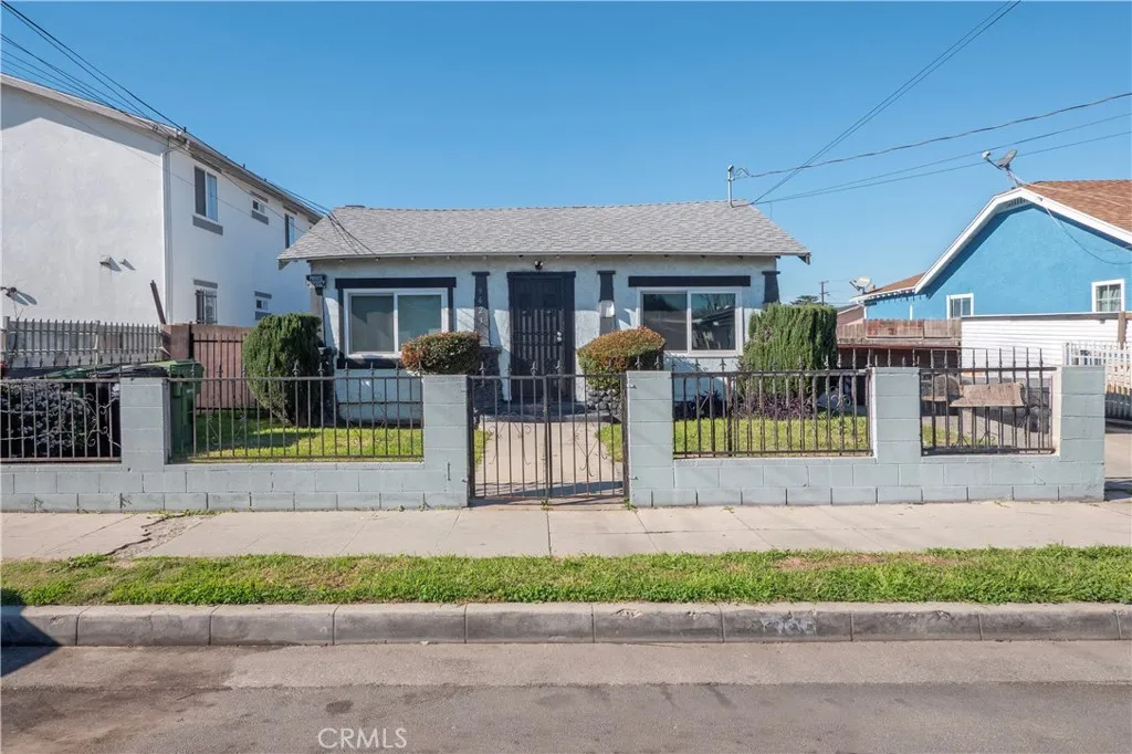 9623 Bandera, Los Angeles, California 90002 home-pic-1